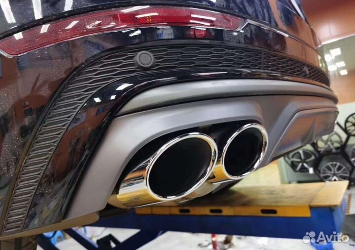 Диффузор заднего бампера Audi Q8 в стиле SQ8