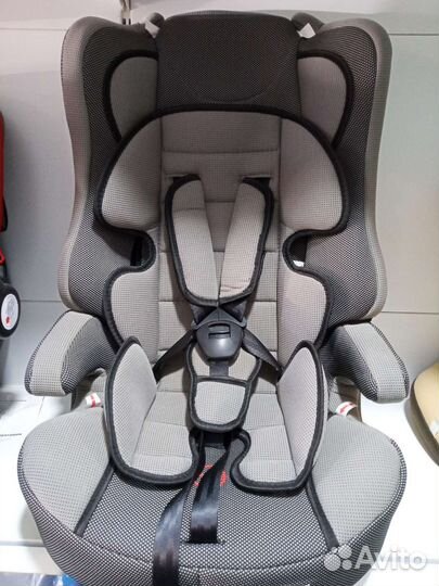 Автомобильное кресло