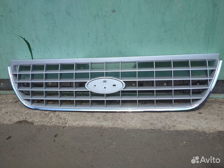 Решетка радиатора Ford Explorer 2001-2005