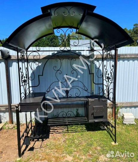 Мангал с крышей