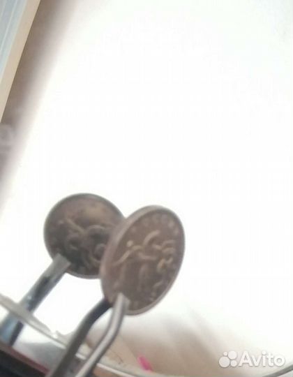 Монета одинаковая с двух сторон