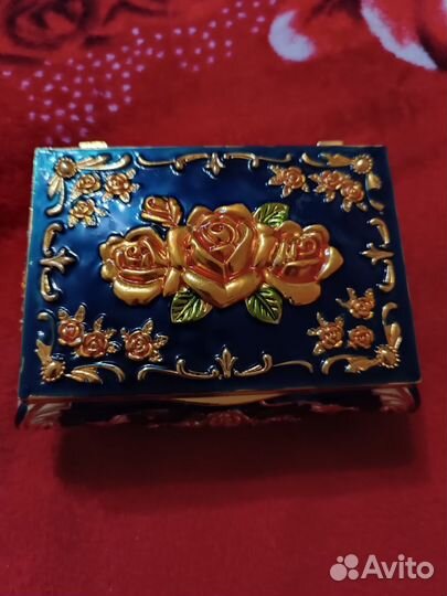 Шкатулка для ювелирных украшений