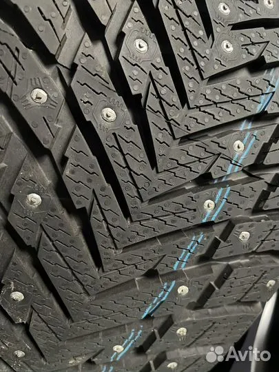 Nokian Tyres Hakkapeliitta 10p SUV 285/45 R22 114T