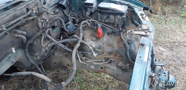 Передняя часть кузова Mitsubishi Pajero 3