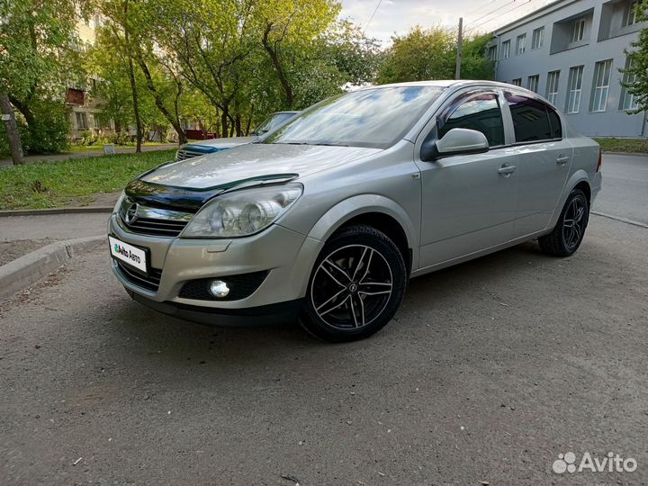 Opel Astra 1.8 AT, 2011, 202 000 км