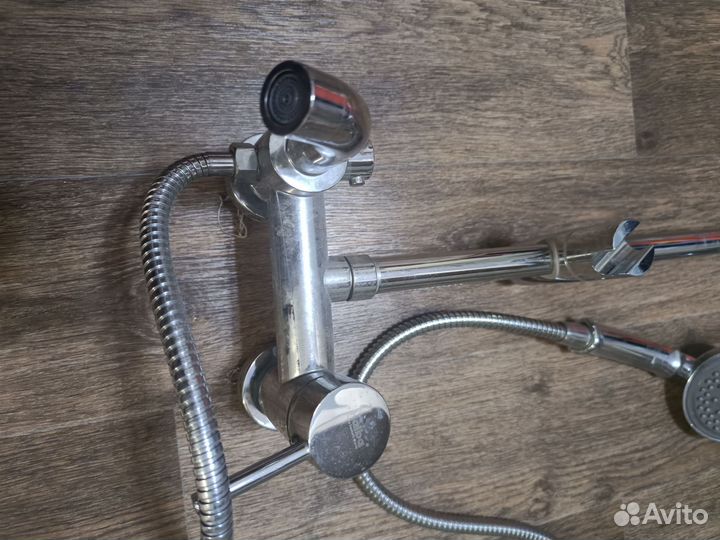 Смеситель для душа с лейкой