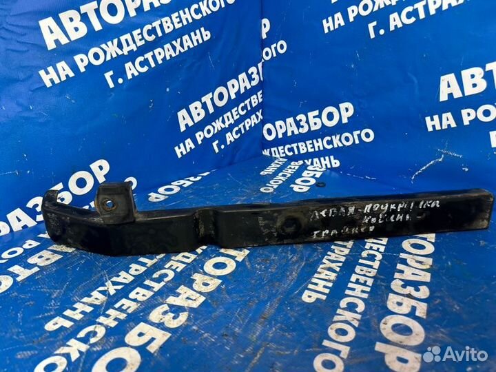 Левая боковая накладка кабины. Iveco Eurotrakker