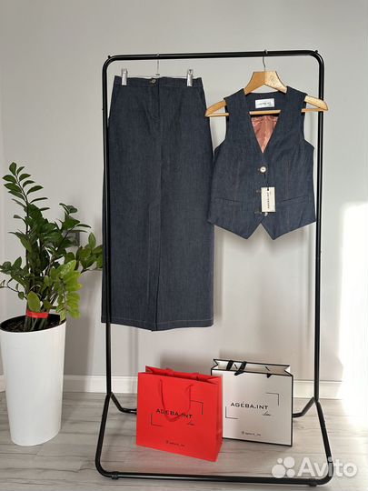 Джинсовая двойка юбка и жилет