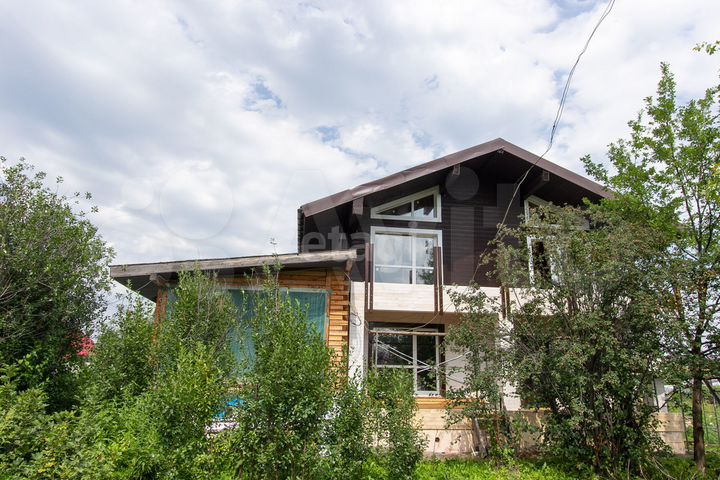 Дом 189,6 м² на участке 6 сот.