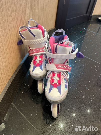 Ролики раздвижные 31-36 размер Reaction