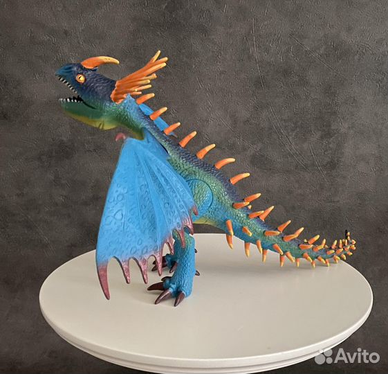 Фигурка дракона 