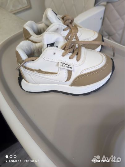 Кроссовки детские