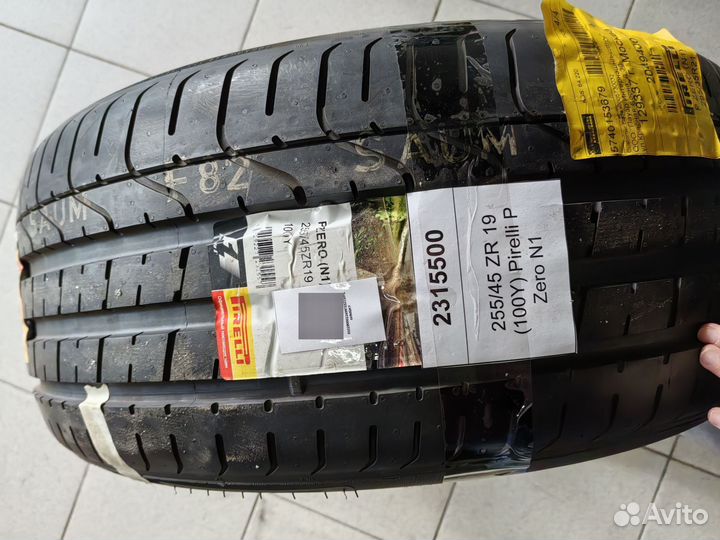 Pirelli P Zero 255/45 R19 100Y