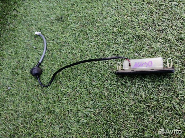 Кнопка открывания багажника Toyota Camry