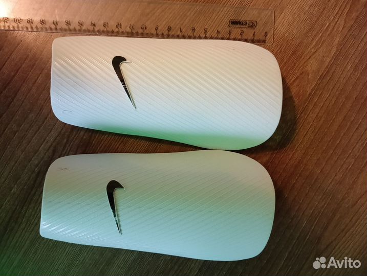 Щитки футбольные nike