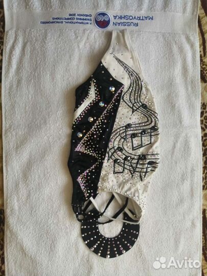 Купальник выступательный для синхронного плавания