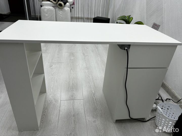 Письменный стол