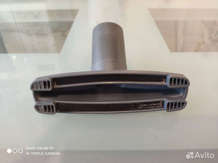 Щетки для пылесоса щелевая и для мягкой мебели