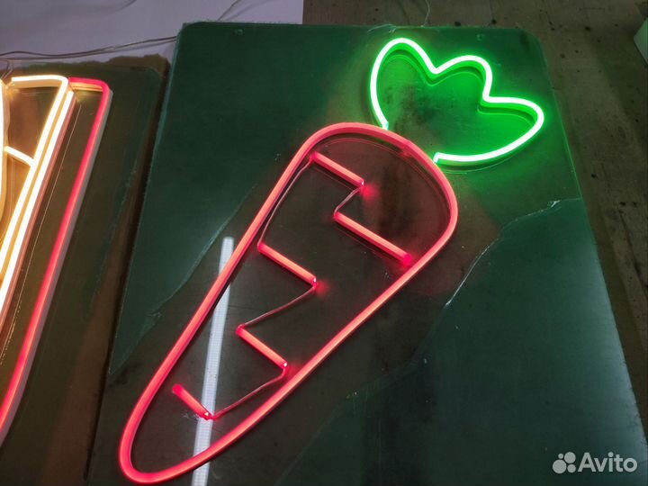 Неоновая вывеска, Неон