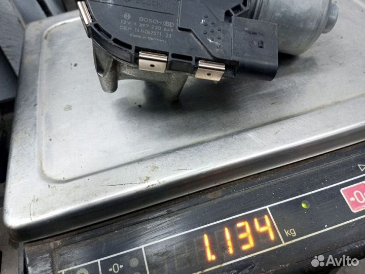 Мотор стеклоочистителя skoda octavia A7 Передний