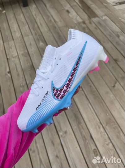 Футбольные бутсы