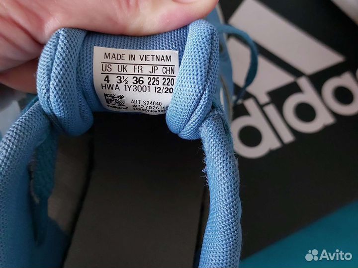 Кроссовки adidas