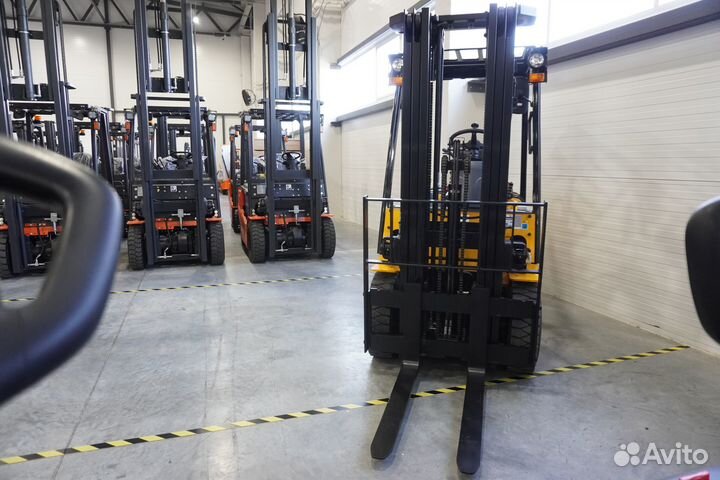 Вилочный погрузчик Hyundai 15D-7E, 2023