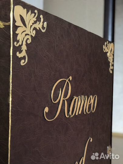 Книга декорация