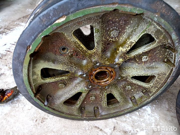 Каток опорный на бмд