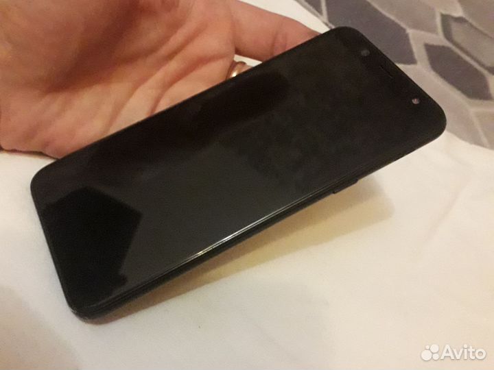 Samsung Galaxy A6, 4/64 ГБ