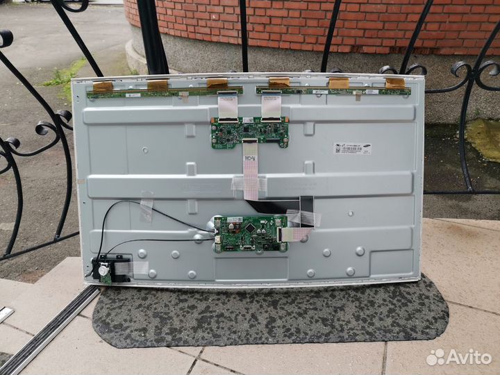 Монитор Samsung LC32F391FWI (Разбор)(По запчастям)