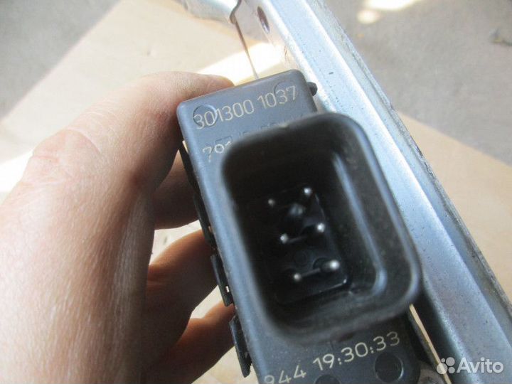 Стеклоподъемник электр. задний левый Opel Astra H