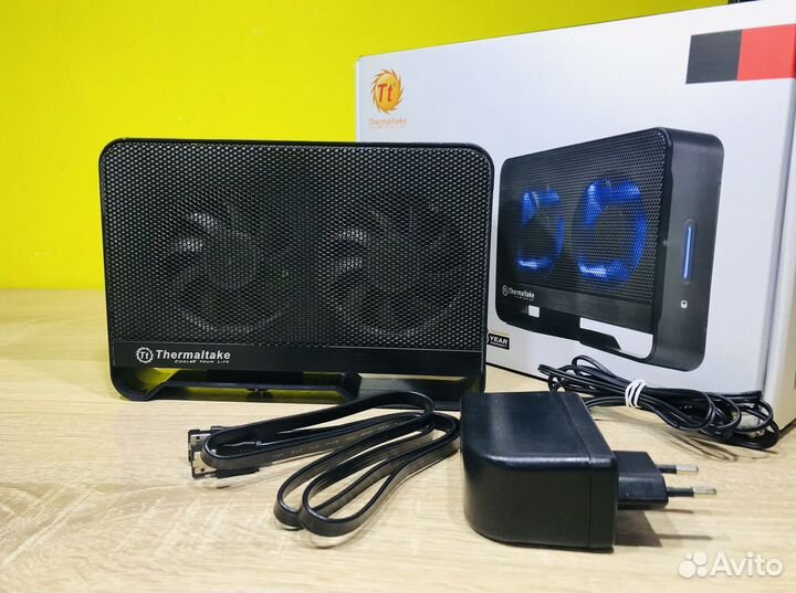 Б.1289 Контейнер для жесткого диска Thermaltake