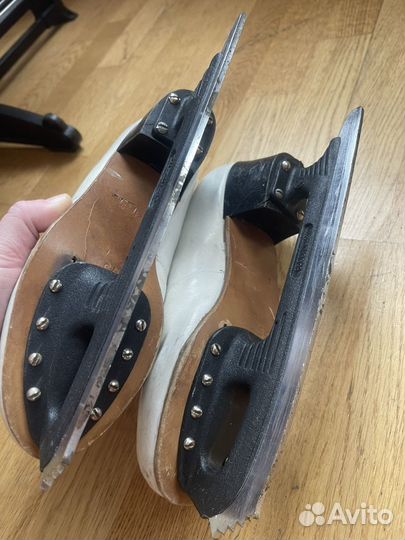 Коньки фигурные 37