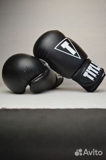 Боксерские перчатки