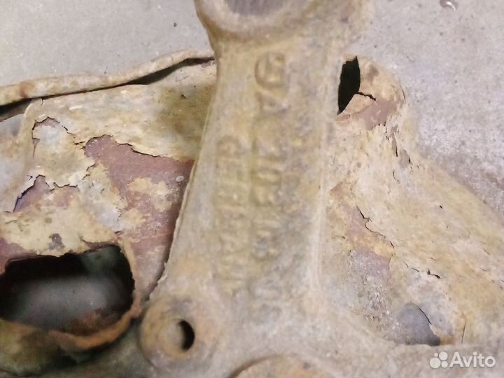 Поворотный кулак задний правый Mercedes Benz W203