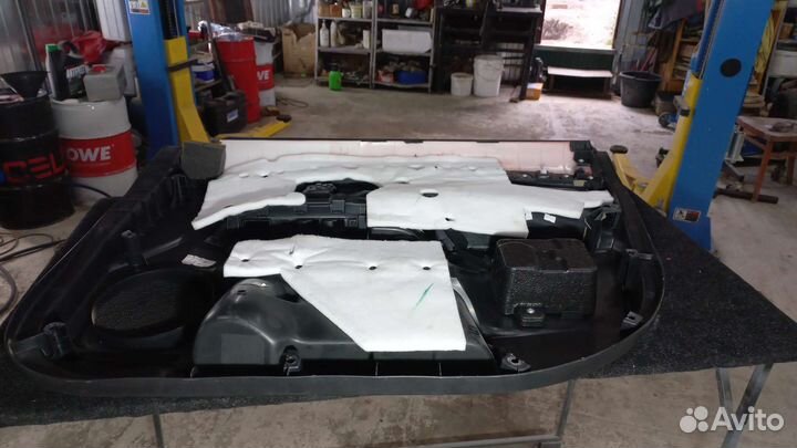 Левая обшивка дверной карты Mitsubishi Outlander3