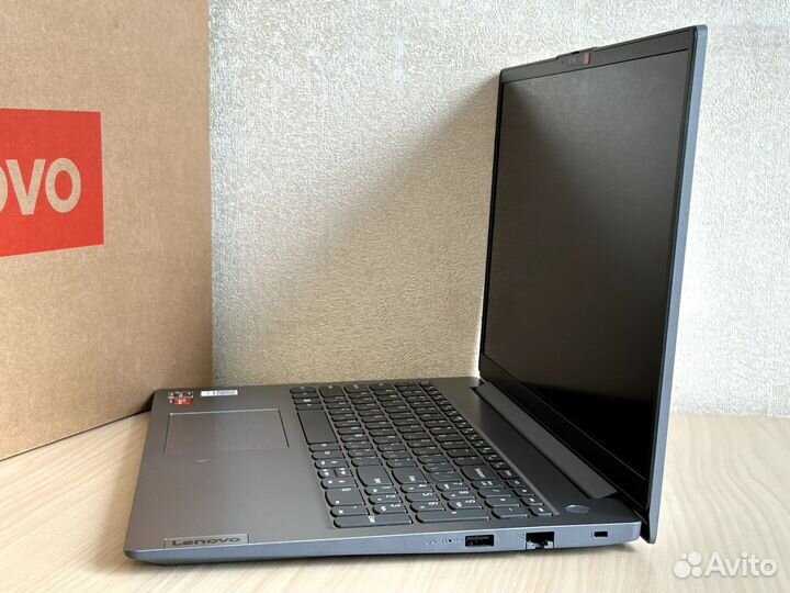 Новы Lenovo, Ryzen 8 ядер, 2Gb видеокарта, 512Gb