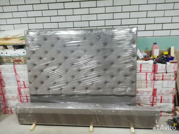 Изготавливаем кровати, пуфы, стеновые панели