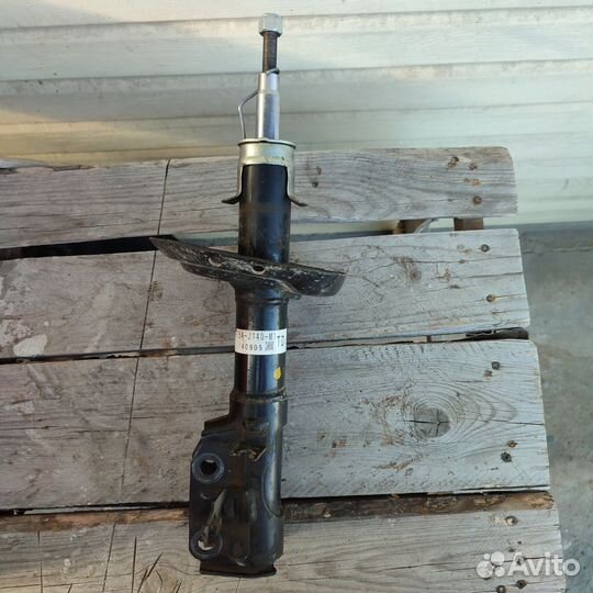 Стойка левая передняя Хонда Фит 2014г