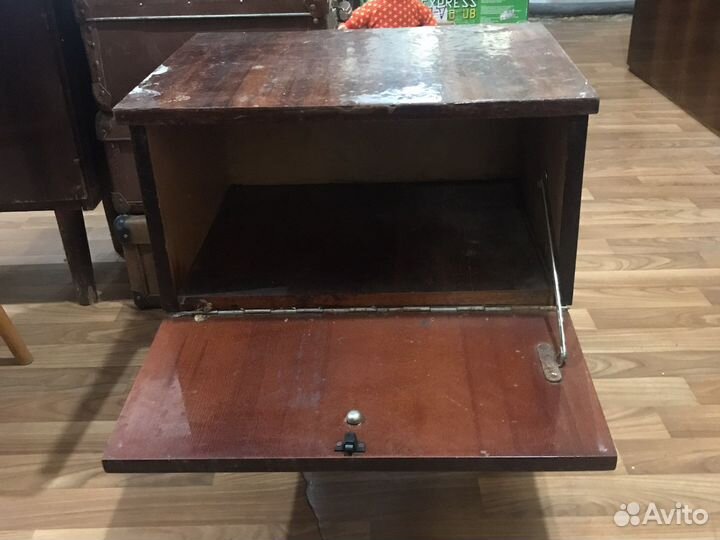 Тумбочка прикроватная советских времён