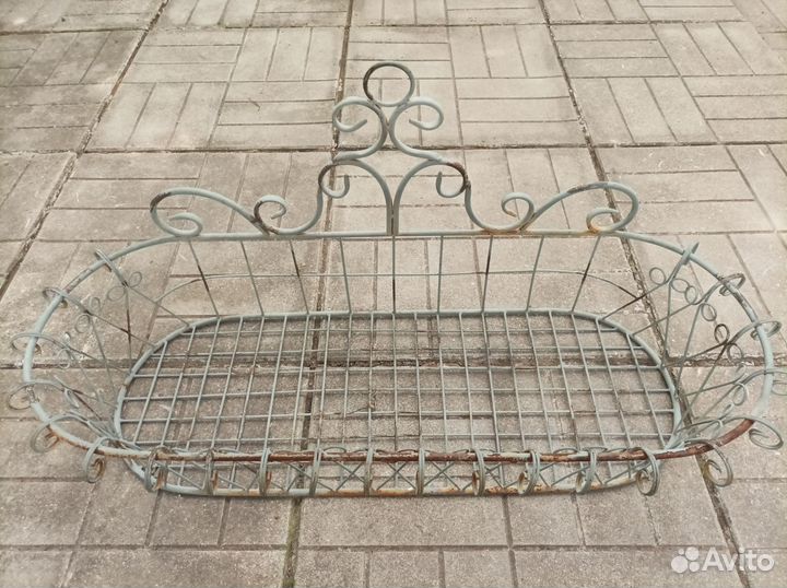 Уличная металлическая полка для цветов