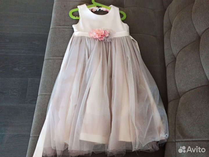 Платье праздничное