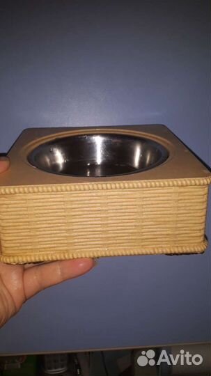 Миска на подставке