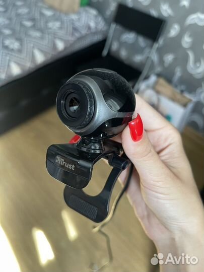 Веб-камера со встроенным микрофоном Trust