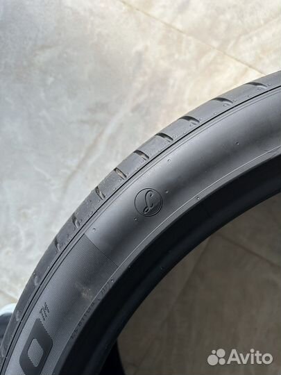 Pirelli P Zero PZ4 325/30 R23 и 285/35 R23
