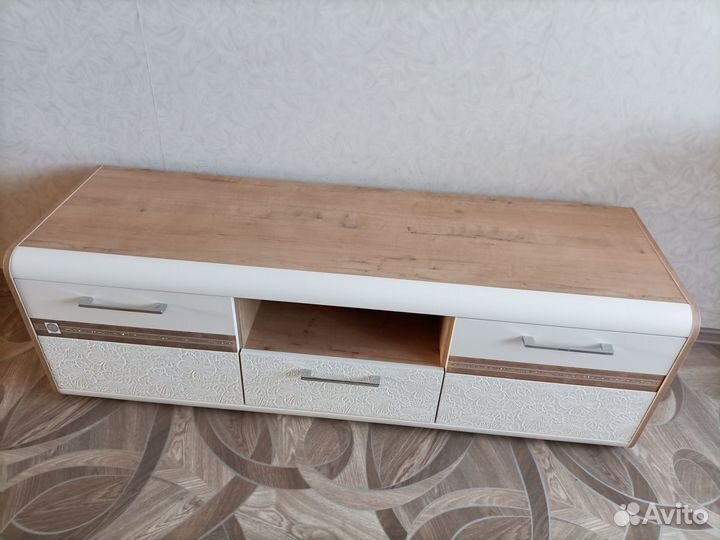 Тумба под телевизор новая
