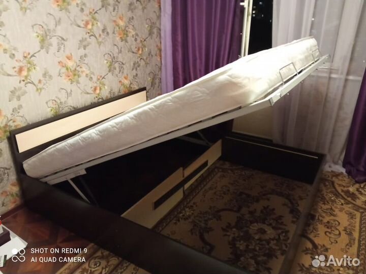 Кровать с подьемным механизмом