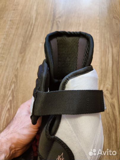 Защита запястья хоккейная