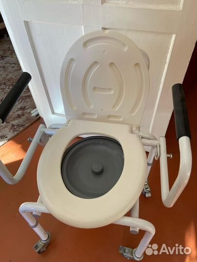 Санитарной кресло-туалет
